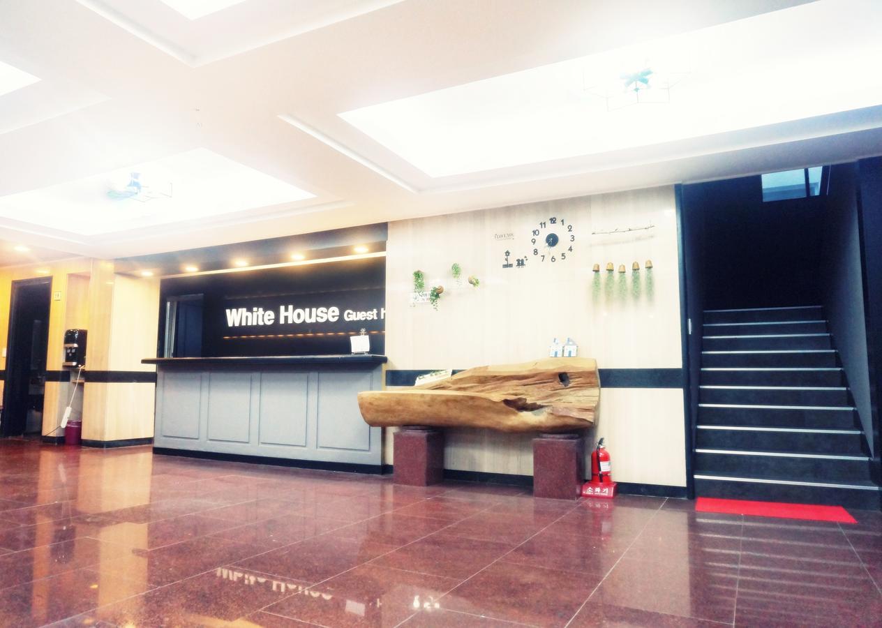 White House Hotel Sokcho Exterior photo