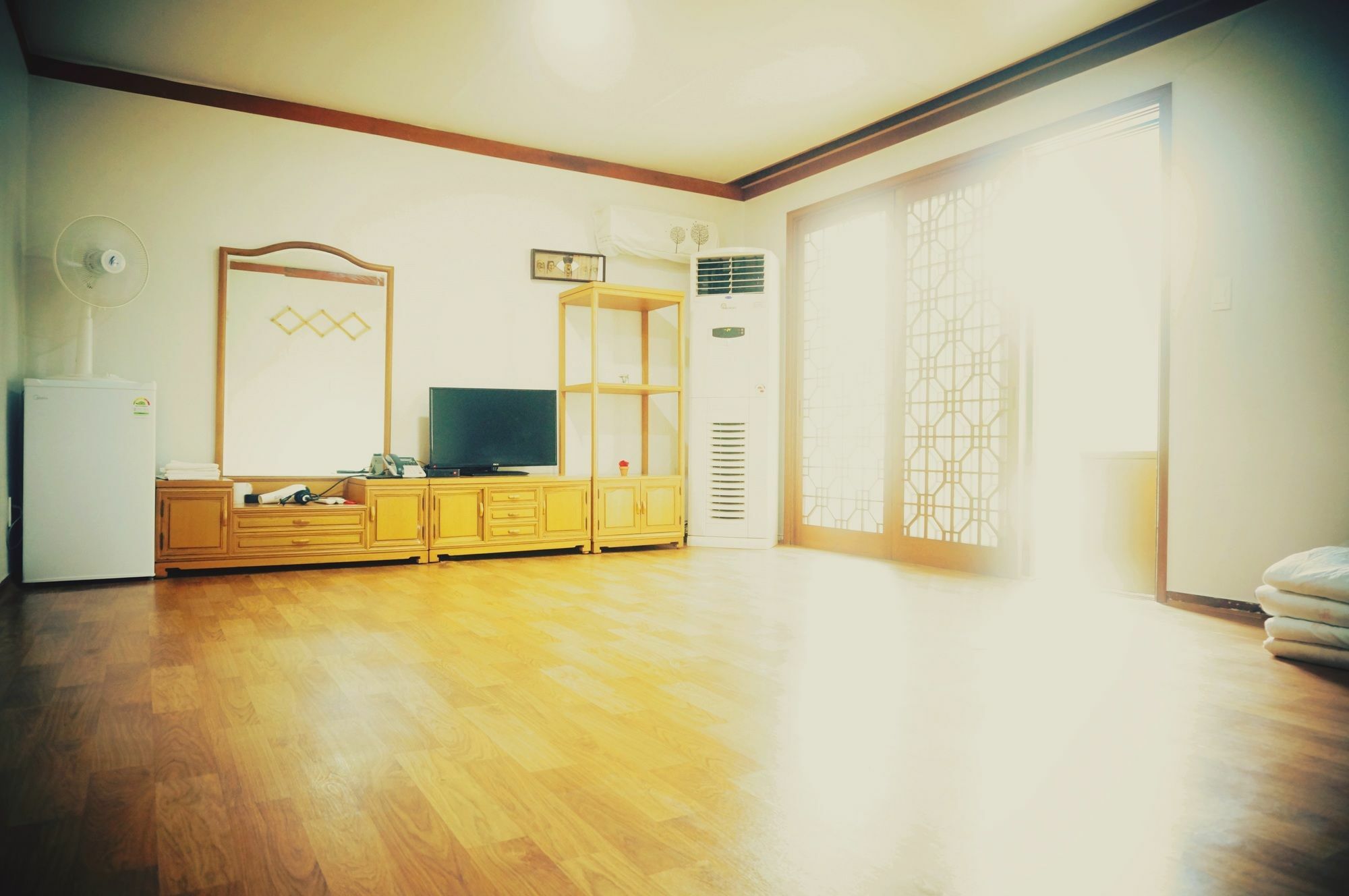 White House Hotel Sokcho Exterior photo